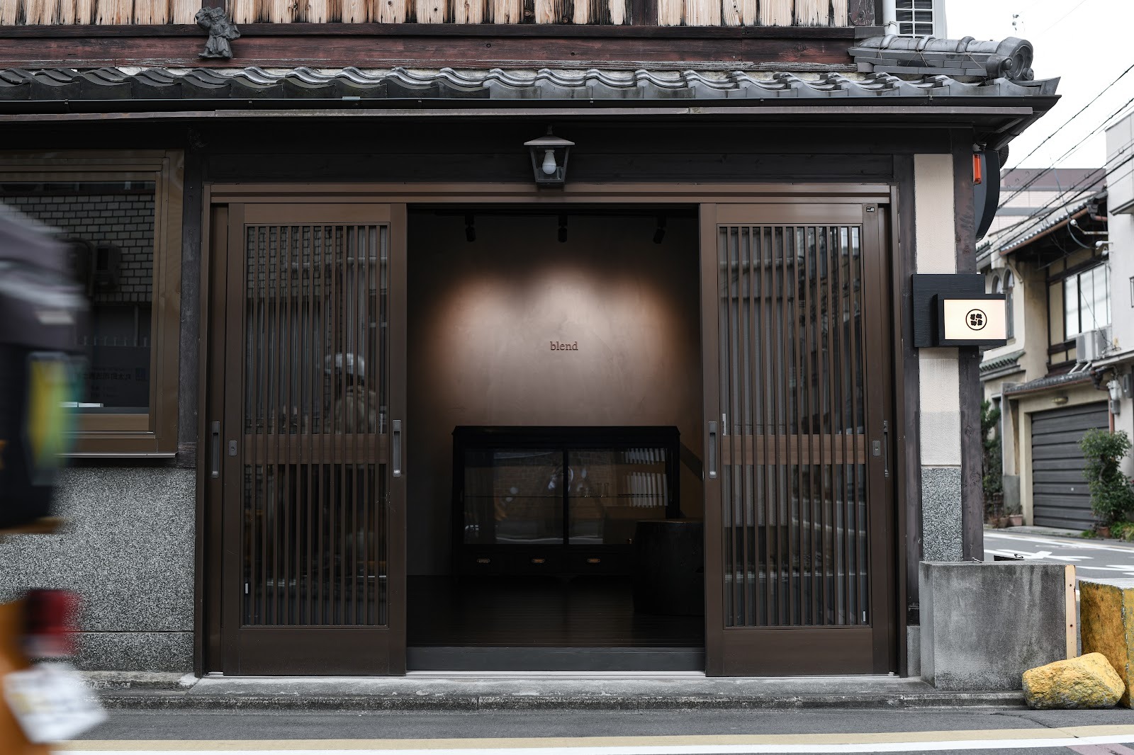 伝統の町家に宿る、新時代のコーヒー体験〜既成概念を覆す浅煎りブレンドの挑戦〜 | COFFEE ROBOT