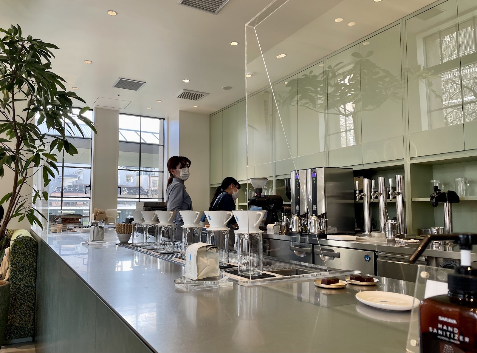 古き街並みに息づく、新時代の一杯とは？〜京都木屋町ブルーボトルコーヒーの挑戦〜 | COFFEE ROBOT