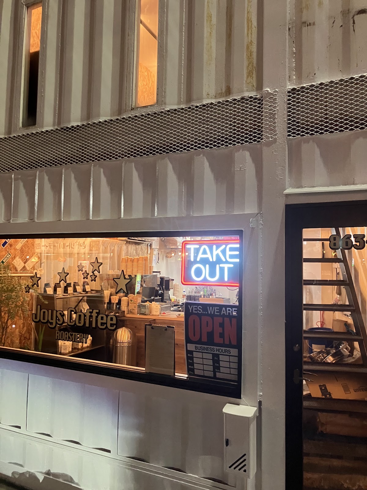 ハワイの風を感じる京都の隠れ家カフェ！Joys Coffee ROASTERY | COFFEE ROBOT